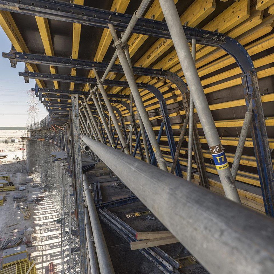 Doka_EAP's tweet photo. New Orbital Highway Contract 2: Doka’s work on the new Doha Orbital Highway shows how a combination of slick logistics and technical supervision help to make even the most challenging projects possible: https://t.co/ijrsICHTYk https://t.co/UtYHxWRd2A