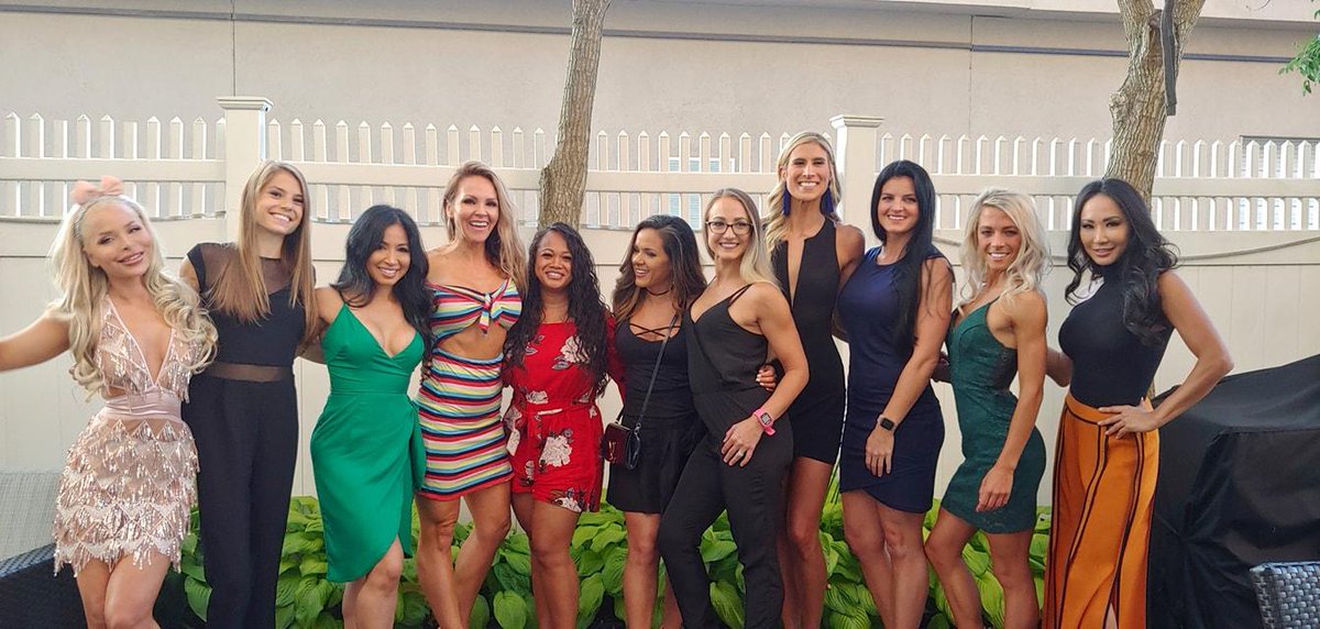 AmericanMusic_1's tweet photo. Ladies of #teamfitcrunch🏆❤
@FitCrunchBars @FitCrunchBarRep @FitcrunchRD @FCrunch @RobertIrvine #fitcrunchbar #fitness #FitnessGoals https://t.co/mulV3rZHmq