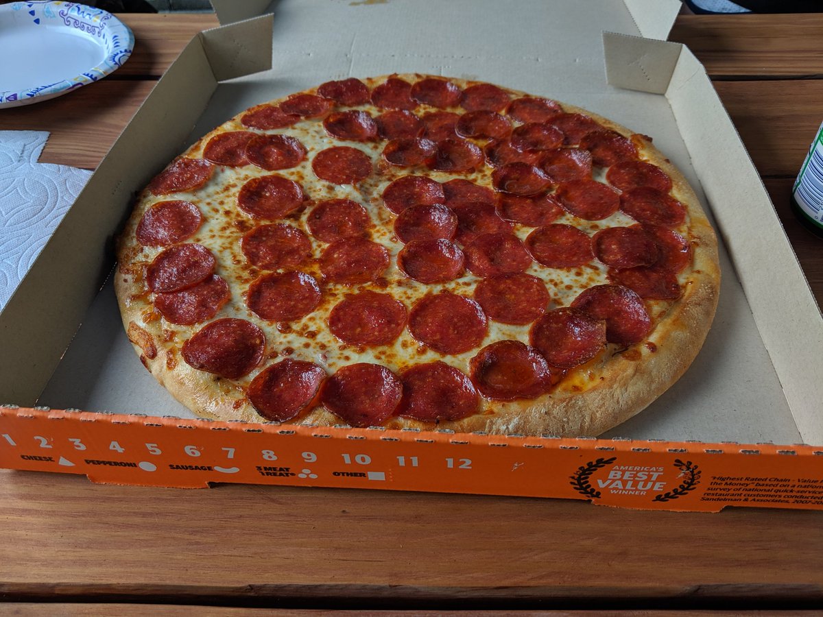 Grateful_Coder's tweet photo. @littlecaesars come on now! What's missing? 😂 https://t.co/A9P3REN3gL