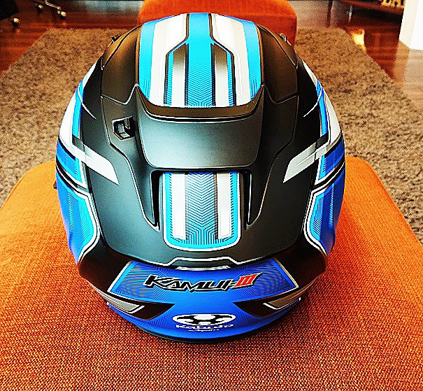 TAICHI_Store's tweet image. Kabuto【KAMUIⅢ ACCEL】が入荷！
快適追及ヘルメットの新グラフィックモデル♪
スポーティーな"流れるライン"で構成された"スピード感"をテーマとするグラフィックモデルです。
ogkkabuto.co.jp/motorcycle/pro…
#Kabuto #KAMUI3 #ACCEL
#RSタイチ大阪