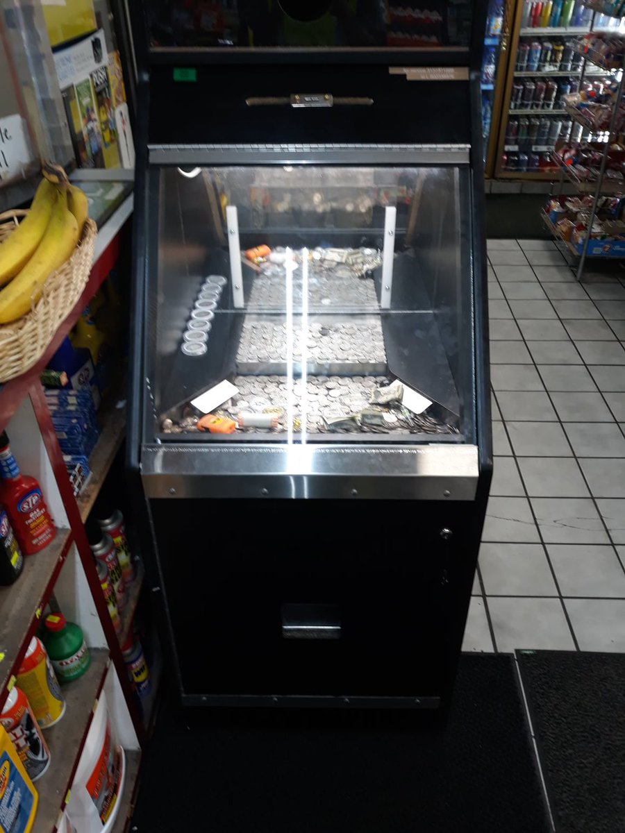 LingoCrypto's tweet photo. Walked into gas station on break and saw this ⬇⬇⬇ Could this be a sign ??? 😱 https://t.co/6Uxsr0yhf8