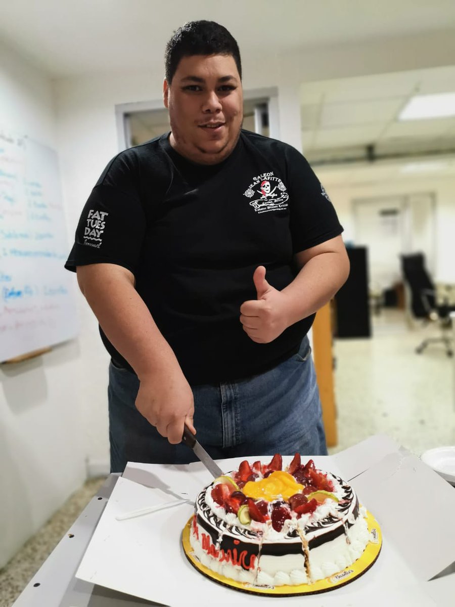 relymp's tweet photo. Felicidades a uno de los mejores editores audiovisuales de Honduras.
El gran @MANTICSUAZO que es parte del talentoso equipo de editores de @DeportesTVC
Que Dios te bendiga hoy y siempre hermano!! Sigue haciendo magia!!
#UffUff #EntrenadoPorIsraelitas https://t.co/HfkNN8506J