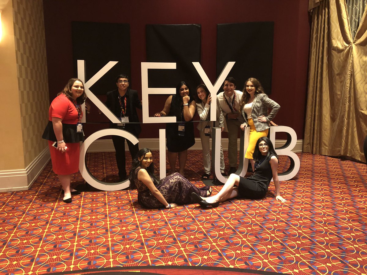 MichiganKeyClub's tweet image. Let’s just take a second to remember this year’s ICONic ICON (yes that pun’s overused, sue me). From memes to @Starbucks runs on scooters, we had a blast!