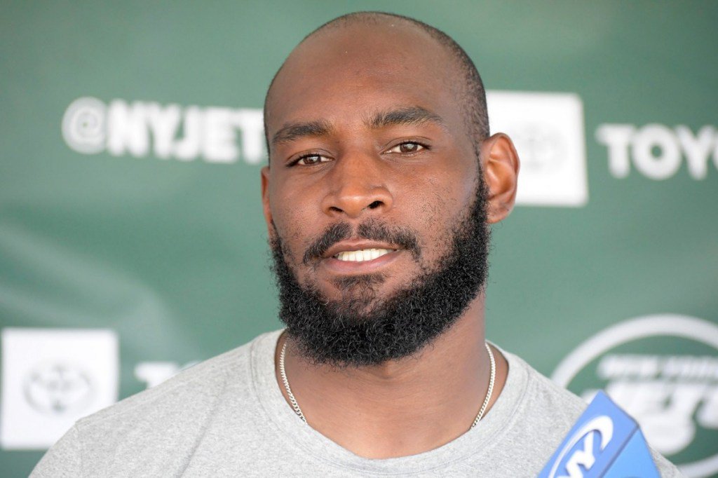 Jets hold breath as Jamison Crowder goes down with injury topstyletoday.com/jets-maintain-…