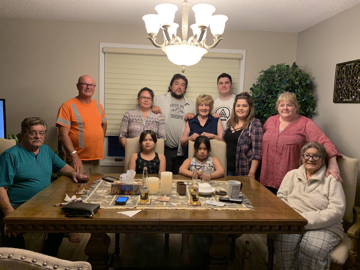 LianneLinklater's tweet photo. Family!!❤️ https://t.co/MlkA5hNkFP