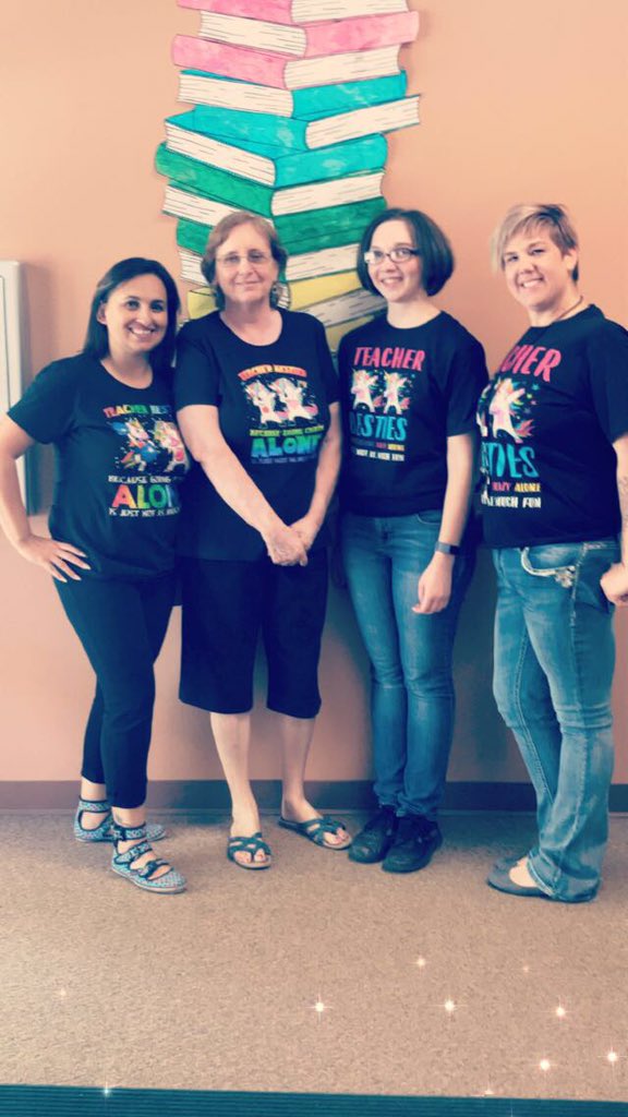 Fernand75508328's tweet photo. Open house besties!! #WHYCRANE #craneway #WeStickTogether #stingerpride https://t.co/Ukh7cTHUOo