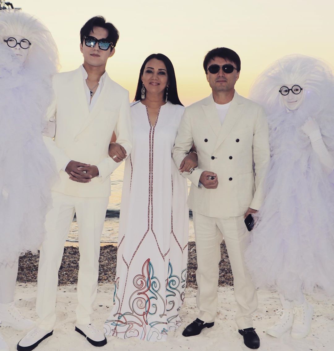 Mariza113's tweet photo. Desde Turquía @dimash_official nos dice White party... Reposted from
https://t.co/4KRFrCUDyb
#ДимашКудайберген #kudaibergenovdimash #Kudaibergendimash #DQ #DDynasty #ID #dears #dimash_dears #dimashfans #dimashamericalatina #perudears #dearsperu #Perú #perudimash #DimashfcPeru https://t.co/AAQmA0iLrS