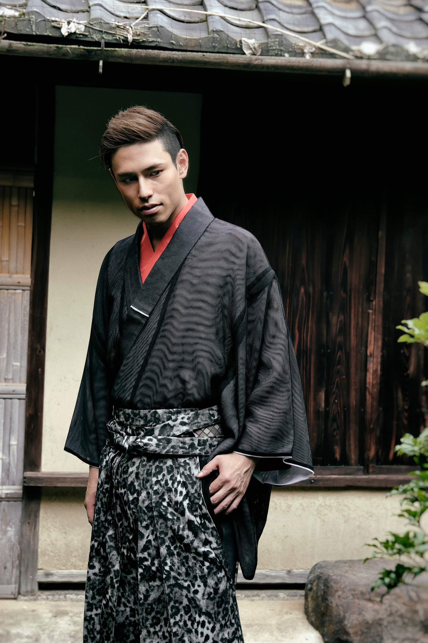 和次元 滴や 現代版サムライスタイル 夏の極悪人バージョン 迫力満点です 京都店 土日祝営業 平日要連絡 オンラインショップ 販売中 T Co Vuq0qpsrsz Wazigen Shizukuya Samurai 和次元滴や 小袖 Kosode Hakama 袴 現代版