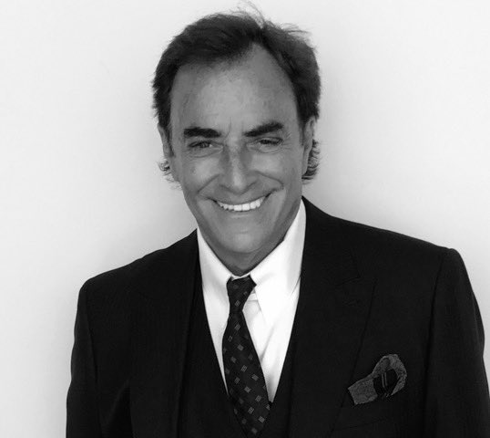 ThaaoPenghlis's tweet photo. So happy with the response to this new beginning, the original DiMera came back to his magical Salem where it all began. I wish big daddy was here to share it. Enjoy the next & wonderful ride. #DaysOfOurLives #NBC #BESTFANS https://t.co/r8bXNcg13O