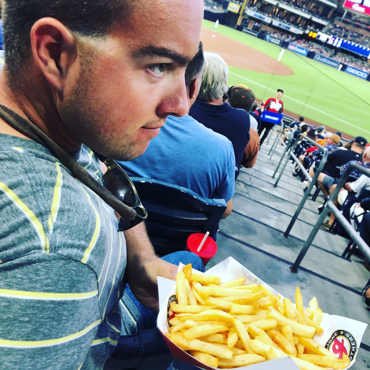 LuanaScribner's tweet photo. #FriarFaithful https://t.co/QfLBErNNeA