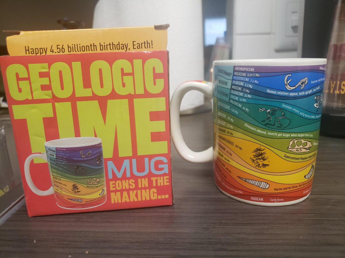 HereForLaughs_'s tweet image. New #geology cup?! Absolutely! It&apos;s fantastic, and I love it 😍
#Coffee #GeologicTime