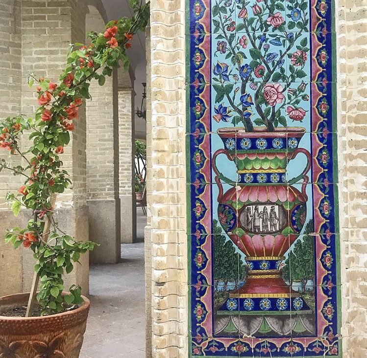 Iran_Style's tweet photo. Exceptional tile work at #ShapouriResidence inspired by #PersianGardens🌸 &amp; #Persepolis, #Shiraz. Images via #VoyagePersia. #art #architecture #IranArt #travel #PeaceWithIran🕊 https://t.co/yQRoP5Wagr