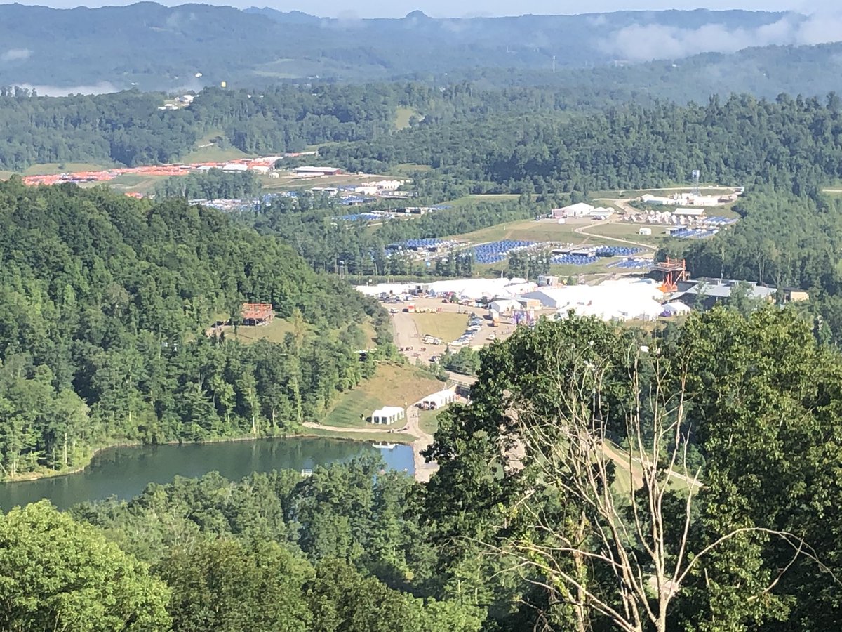mikebreakfast's tweet image. Families of the 5000 Uk scouts at the @2019_wsj @ukcontingent @worldscouting world scout jamboree in West Virginia look at the size of this new permanent site, enlarge  the photo and look for yellow pillar top left. That’s still within site. All built by volunteers fund raising