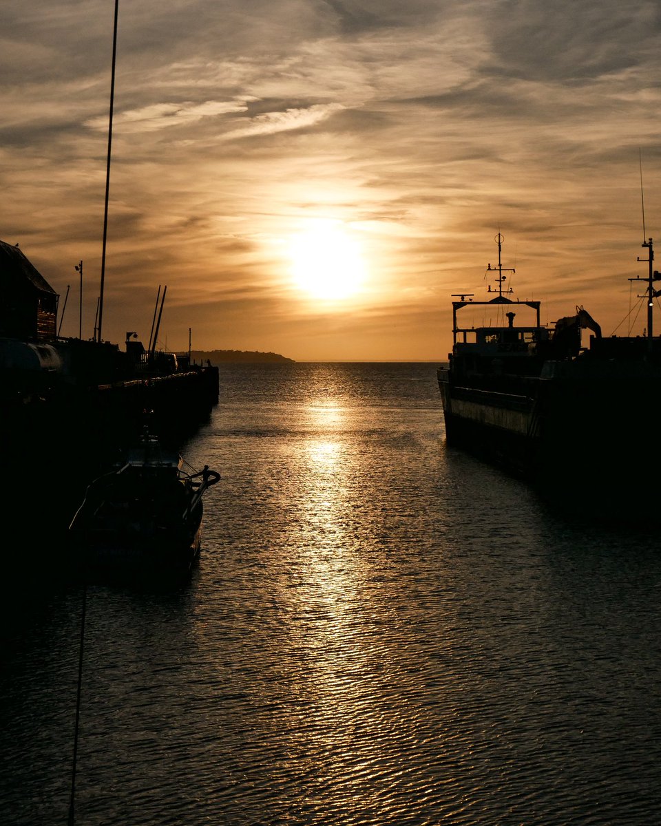 One from the other night. This is my favourite place to be. #whitstable #harbour #Sea #sunset #kent #boats #photography #photooftheday #photographer @WhitstableLive @WhitstableKM @whereilive_Kent @kent @kentcoast