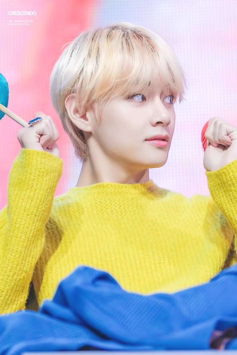 moonchildkingV's tweet photo. 2019/01/06 #GDA_D2 #BTS #ํํ #๋ท #V #BTSV #Taehyung @BTS_twt ๐ https://t.co/1VhoFyr1le