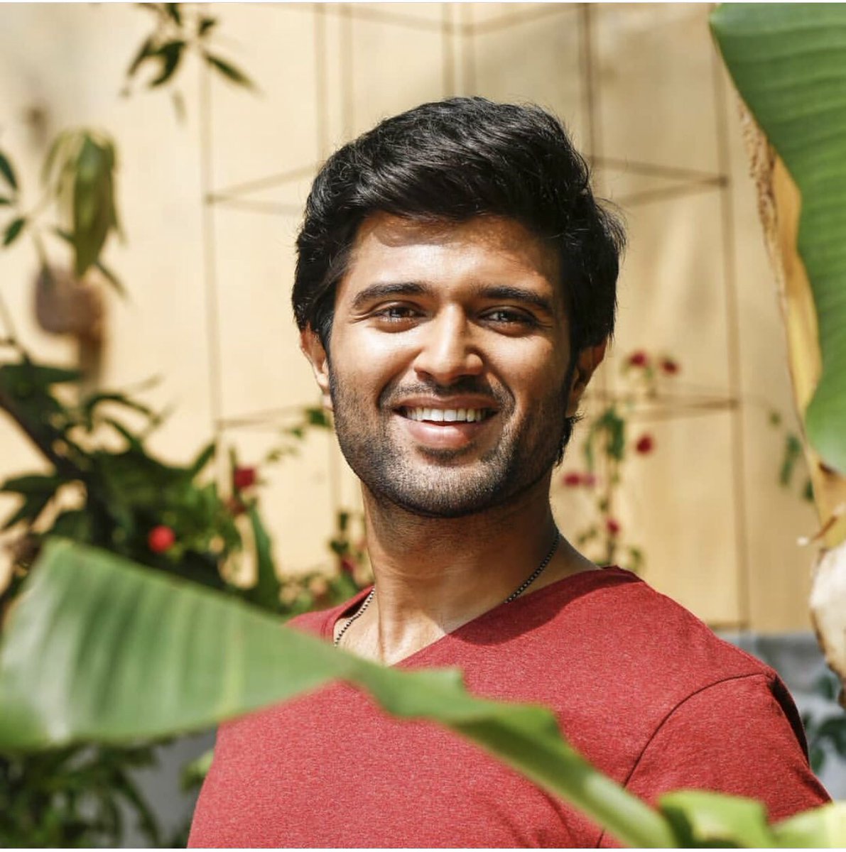 VIJAYsVIJIgvq's tweet photo. Yours DeveraKonda - Bobby ❤️
#DearComrade #DearComradereview @TheDeverakonda #VijayDeverakonda https://t.co/lolt8BrONp