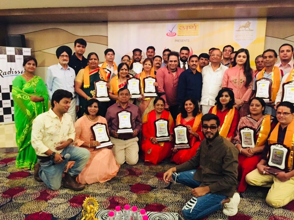 fm_tadka's tweet photo. FM TADKA celebrated #GuruShresthAward at hotel @RadissonUdaipur.
#RadisonGreen #TeachersAward #Awards #awardceremony
#UdaipurLocal #Teachers #Fun @rj_tadka @Tadka @Tadka_Rj_Aman #FMTadka #SoundsGood https://t.co/dLvUwbM65h