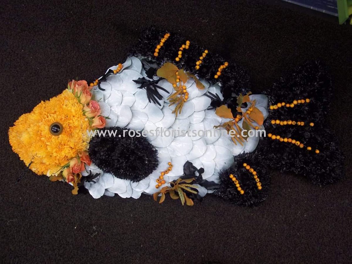 #bespoketributes #fishtribute #koicarp #somethingfishy #goodfloristguide #rosesfloristbirmingham #shoplocal #realflorist