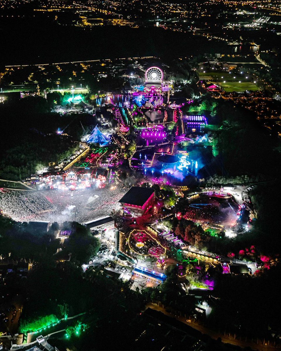 y2jdaniel's tweet photo. LIVE TODAY, LOVE TOMORROW, UNITE FOREVER #Tomorrowland @TomorrowlandSPA @tomorrowland https://t.co/ZyrghQSqH5