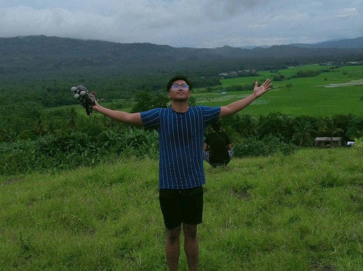 Jerycobriones's tweet photo. Lord, subscribers naman jan😅 HAHAHA Subscribe Bri PH

#BestVlogger 
#Pasikat https://t.co/GcCjBgEnBy