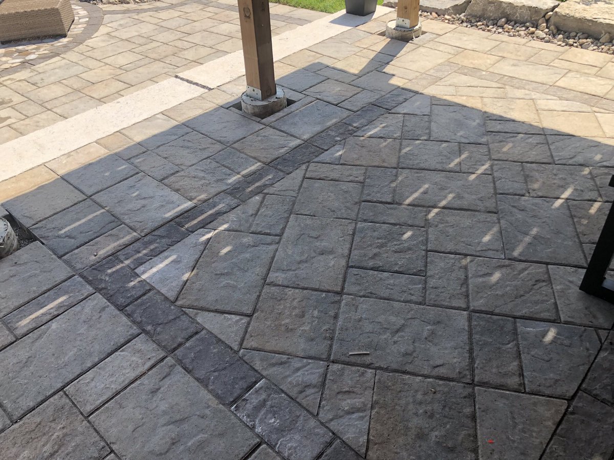 GoRedbeard's tweet image. Were a bit behind on keeping our social media up to date.  But were definitely keeping up with the customers who want beautiful @techobloc backyards installed.  #Blu60 #Antika #Naturalstone #hardscapebrotherhood