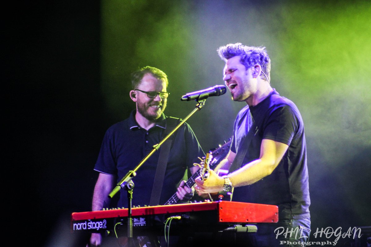 Philhoganuk's tweet photo. @Scouting4Girls Played @BlackthornFest July 21st 2019 Photos by #Philhoganphotography @Philhoganuk https://t.co/xNnFyMNBSc