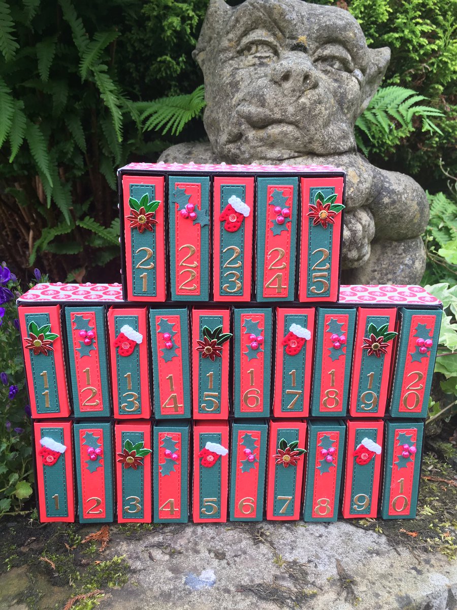 Jodietonic's tweet photo. Join me tomorrow from 8am @CreateCraftTV @tonicstudios @TonicStudiosUS for the launch of the tiny tome https://t.co/la1wsnVYOQ