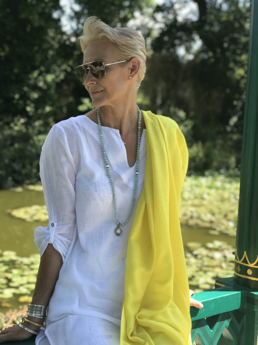 CRCashmere's tweet photo. Our NEW Cashmere &amp; Silk Wraps are the perfect summer accessory, super lightweight and cool, 60% cashmere/ 40% silk - Chartreuse
https://t.co/lVydwjuTqx https://t.co/ls24Fql1mA