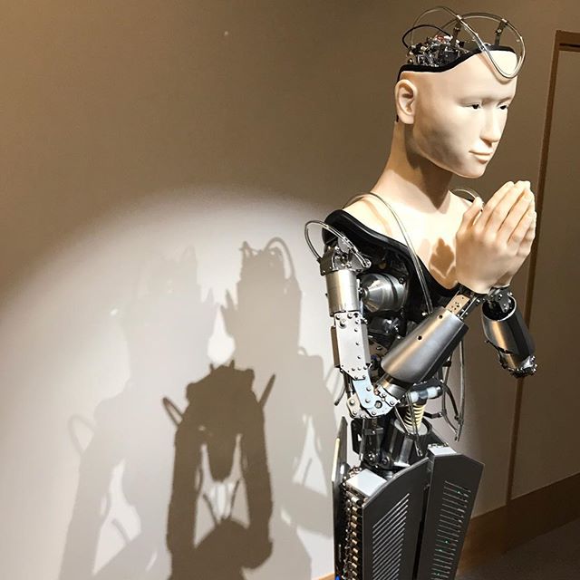 AydinTurkgucu's tweet photo. #KannonBodhisattva Welcome to #Virtualgod's Universe.
@AydinTurkgucu #japantimes #RobotGOD #Buddhist #Japanese #AI #TechNews #Japan #Robot #RobotsForPeace #Temple #Bodhisattva #guanyin #sutra #japan #kyoto #buddhist #Kodaiji #OsakaUniversity #God #VR
https://t.co/s7f9oMRprS https://t.co/KWbh2o7ux4