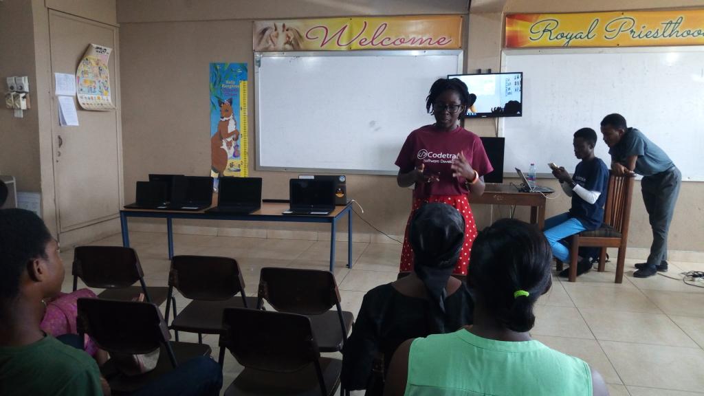 codetraingh's tweet image. Oasis Christian Academy @oasisacademy ended their 6 week summer coding bootcamp with a exhibition and Demo Day. Students aged 8-17 demoed their apps and websites to excited parents. We&apos;re so proud of their progress! #codetrain #codeschool #juniordevs #kidsintech #stemgirls