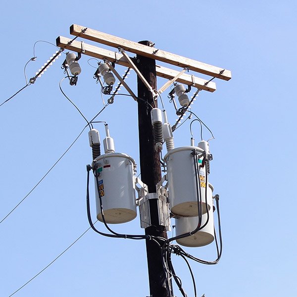 FreiberNegrin34's tweet photo. @El_Noticiero #DenunciaNoti : En #Salom Denuncia Que Hasta 03 Hora #Suspenden El Servicio #Electrico En Hora Nocturna Poniendo En Riesgo La Integridad De Personas En Sus #Residencias y Por Ser #Atracado Señores De #Corpoelec De #Yaracuy Atiendan Al Llamado ..! https://t.co/OuSgeeSnKW