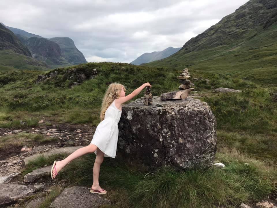 LandauUK's tweet photo. Ben Nevis to somewhere...second gear maybe third if we're lucky, as fast as it would go over amazing mountains. #ellenmacarthurfoundation #carfestsouth #landrover #series1landrover @LandRover_UK @LRMonthly @emctrust @JLR_News @LandRoverUKPR @JLRSolihull https://t.co/C471d77XR6 https://t.co/LvQLsXzRq5