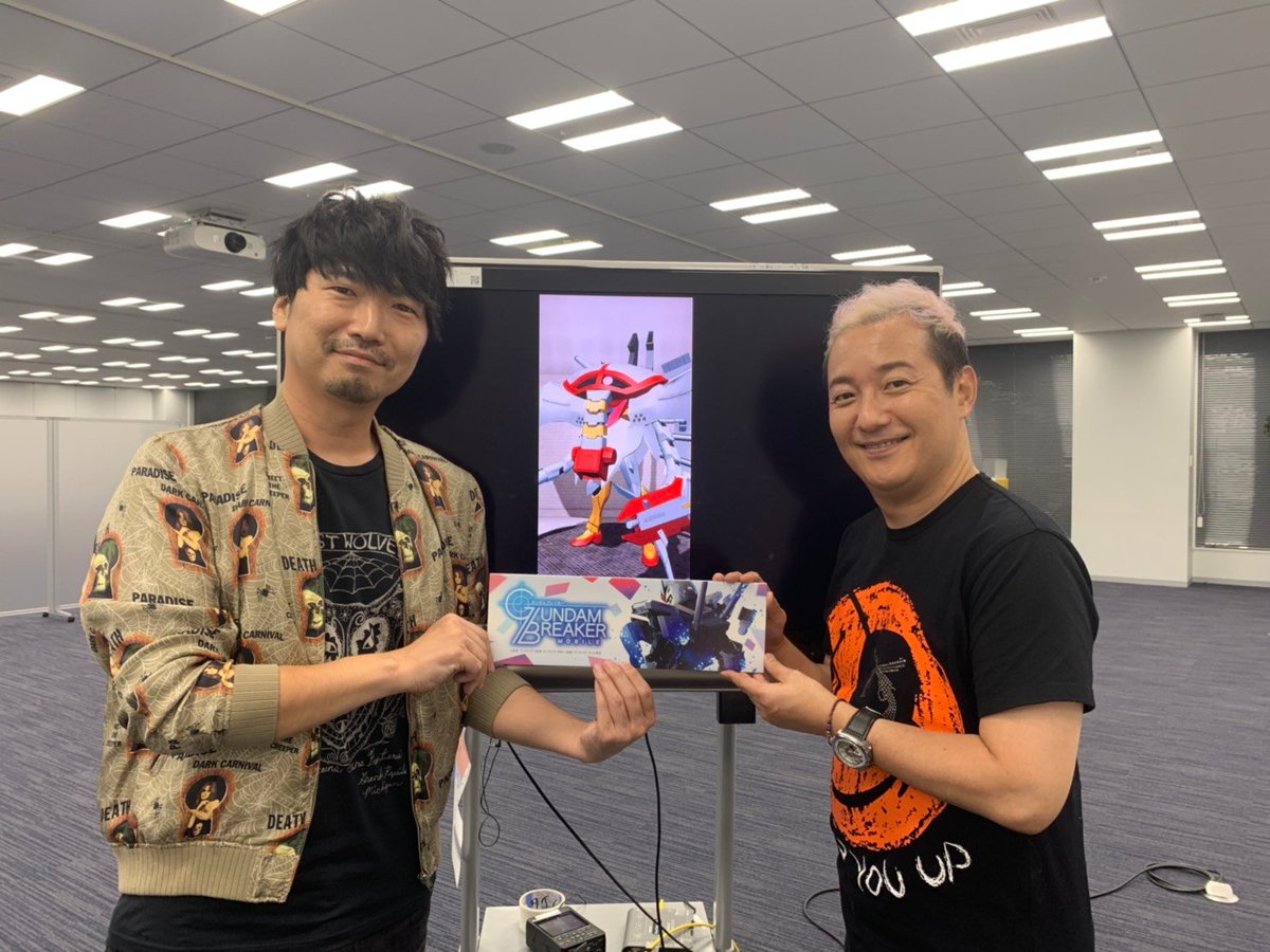 ガンダムブレイカーモバイル 公式 サービス開始を記念し 声優の小野坂昌也さん小西克幸さんによる ガンダムブレイカーモバイル の プレイ動画を公開しました ゲームプレイ動画は全3本の構成になり 2本目以降も近日公開予定ですのでお見逃しなく