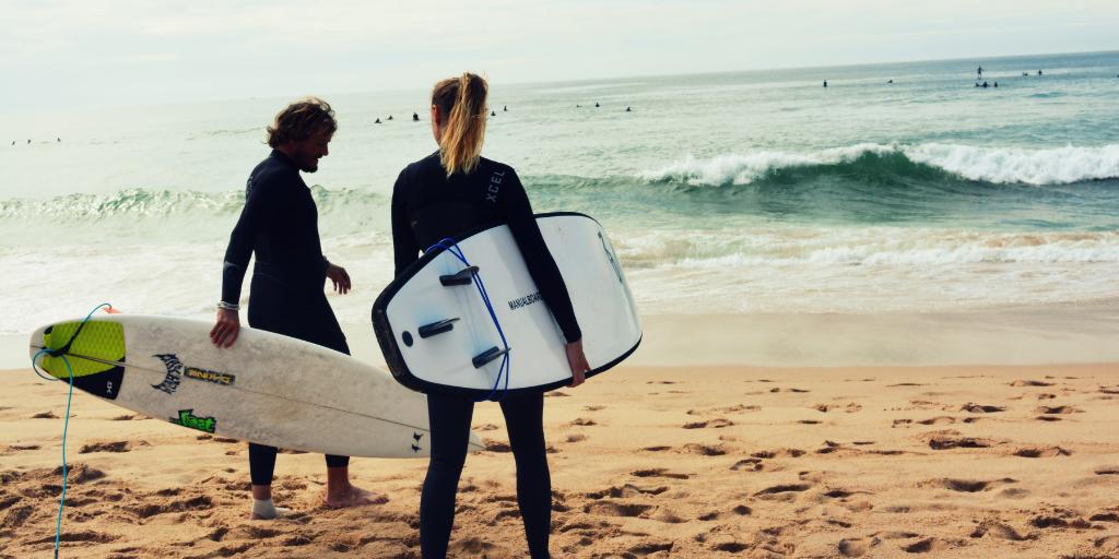 TVEActiva2's tweet photo. En @TVEActiva2 nos preocupamos por tu #salud, por eso cada semana te traemos nuevas propuestas deportivas. Te animamos a cuidarte tb en vacaciones!! #HockeysobreHielo, #AeroYoga para niños, #SurfSet, #entrenamiento específico para #golf y #Bowling. Pedazo de programa eh! 😉 https://t.co/wblTRcrSn8