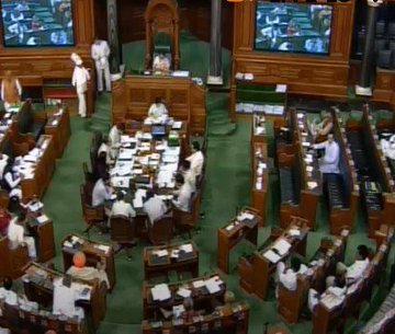 DDNewsHindi's tweet image. उपभोक्ता संरक्षण विधेयक, 2019 लोक सभा में पारित #ConsumerProtectionBill