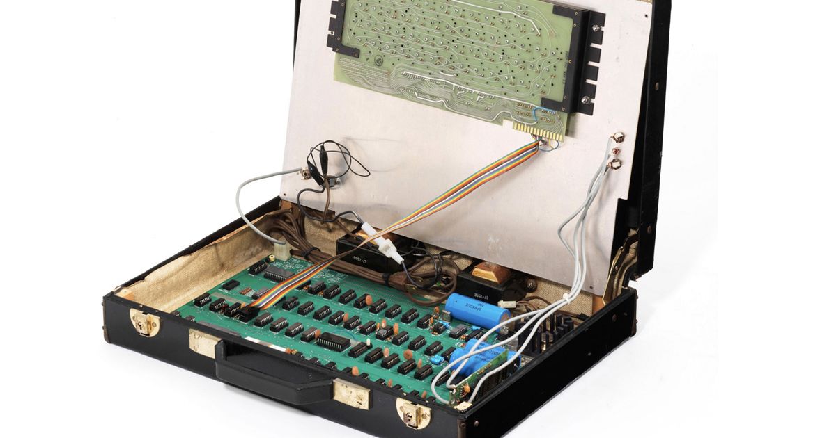 limbtec's tweet image. Even old computers can sometimes make big money, like this one from Apple #cashintheattic #computernews ow.ly/bQFt30p2yjF