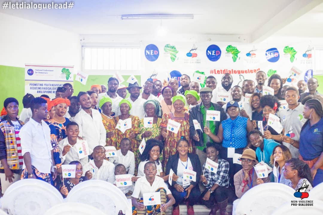 akonteh_n's tweet photo. #Letdialoguelead Campaign promoting #youthadvocacy, #Ceasefire, #Nottoradicalization. The Bokoko Village Community have pledged their relentless support in muting violence and amplifying the voice of their community and Chief for the call for #Inclusivedialogue. @NEDemocracy https://t.co/lckr2nrKRF