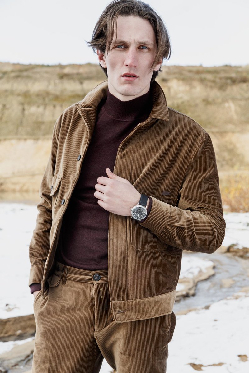 arma_watches's tweet photo. Suit up for a season. Get any ARMA watch you like on our webstore before the last bits are sold out entirely. https://t.co/s2sKGLZEkr