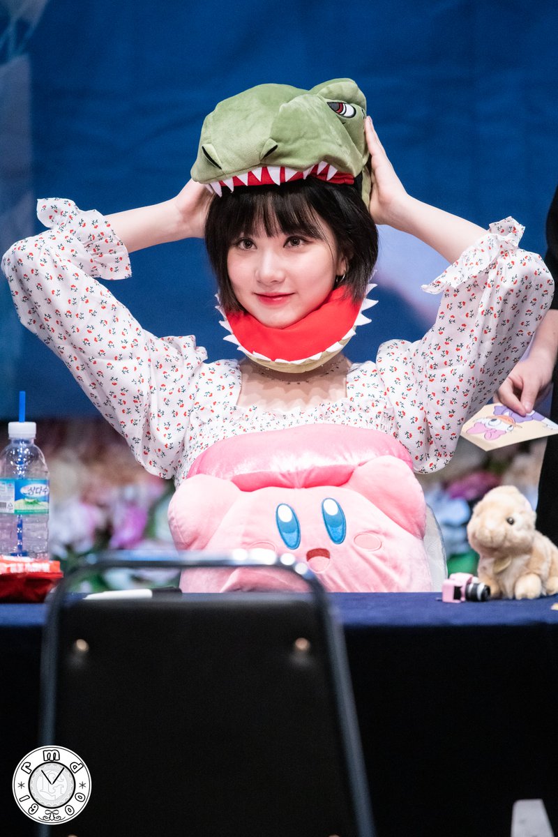 rmd1900's tweet photo. 1000!🎊🎉

감사합니다😘🙇‍♂️

#GFRIEND #여자친구 
#EUNHA #은하 https://t.co/UrfgTj5iWc