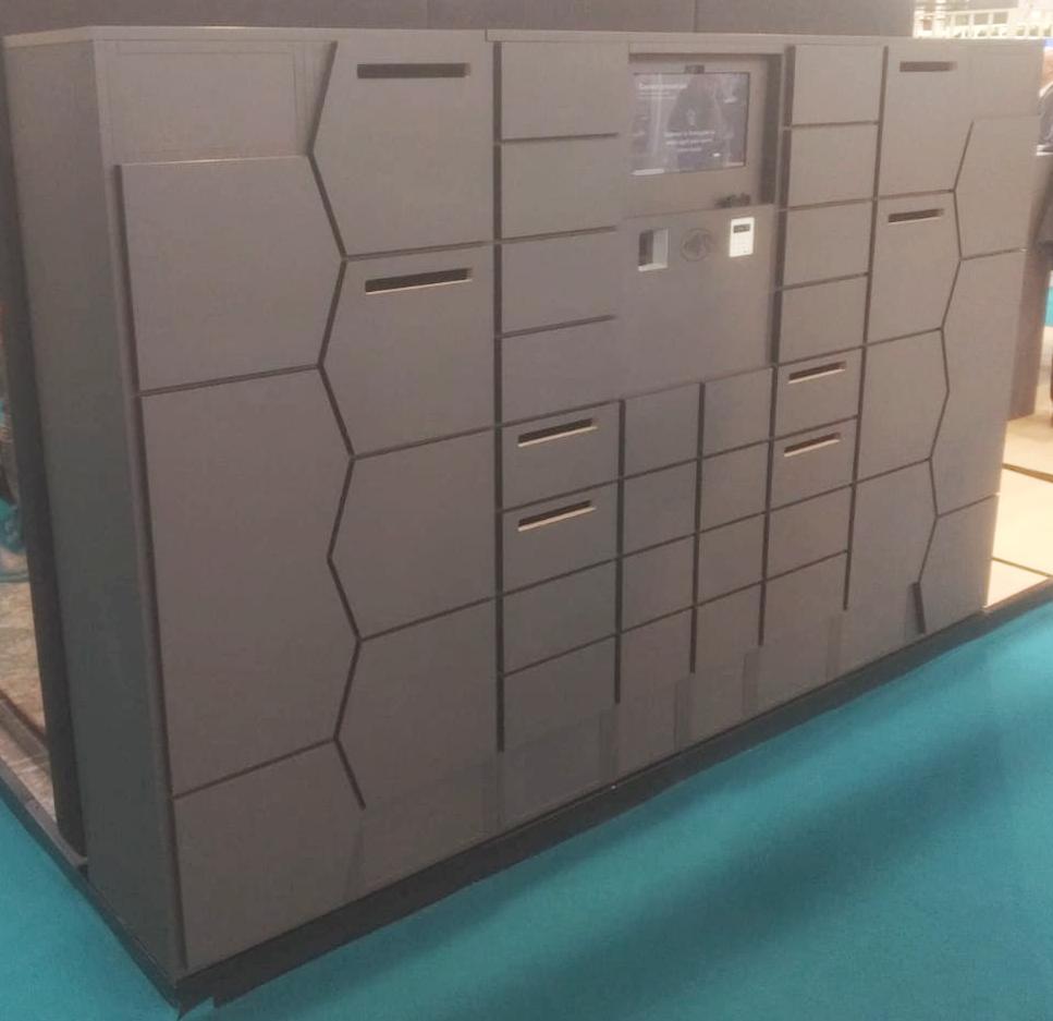 C’est un casier connecté multifonction que l’on vous dévoile aujourd’hui. Ce casier, que nous avons réalisé pour un spécialiste de l’aménagement de bureaux, propose plusieurs usages : boîte aux lettres, consigne, casier et pop up store.

#casierconnecte #IoT #InternetOfThings