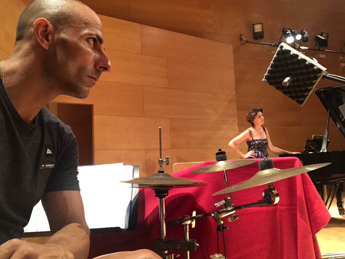 BrullSalvadoMor's tweet photo. Segon dia de gravació a l’Auditori Josep Carreras de Vilaseca, sota el comandament de #SoAuri: un homenatge a Lorca amb peces d’Amargós, Humet, Oltra i el mateix Lorca https://t.co/mOegzQbq8A