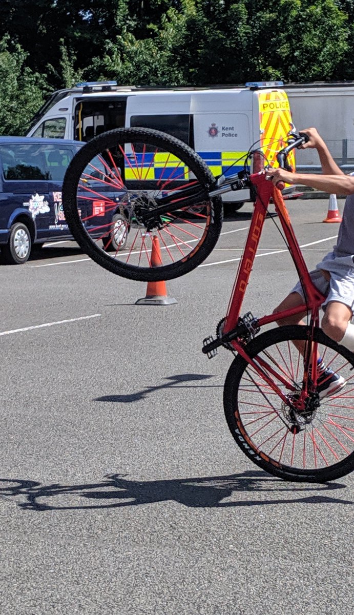 KentPoliceTon's tweet photo. Fun at the #tmbc_kent Y2 Crew event in #Snodland engaging with the lads who love to wheelie, giving them a safe space &amp; working with @salusyouthgroup #Comm_Cycleworks to find somewhere safe to ride permanently. Bike marking to prevent thefts &amp; new ways to ride @Yinka_tgm RB https://t.co/whEUFJeQgs