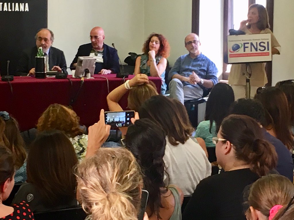 Controcorr's tweet photo. Conferenza stampa con @USIGRai e @FnsiSocial su giusto contratto e nuova selezione pubblica in #Rai: un accordo per tutti, grande risultato, uniti si vince, coordinamento tra enti é strategia giusta https://t.co/nRFDk7VcSg