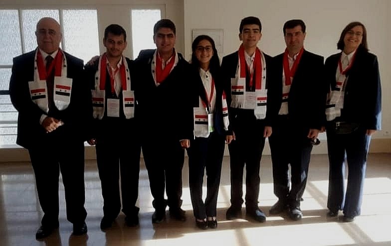 SOSCdOrient's tweet photo. #France 🇫🇷 - La 51e édition des Olympiades internationales de la Chimie vient de s'achever à #Paris. Cette édition @icho2019paris a été marquée par les 2 médailles de bronze 🥉 remportées par la #Syrie.
Bravo !
#IChO2019
#MakingScienceTogether https://t.co/ImwEaSfdNd