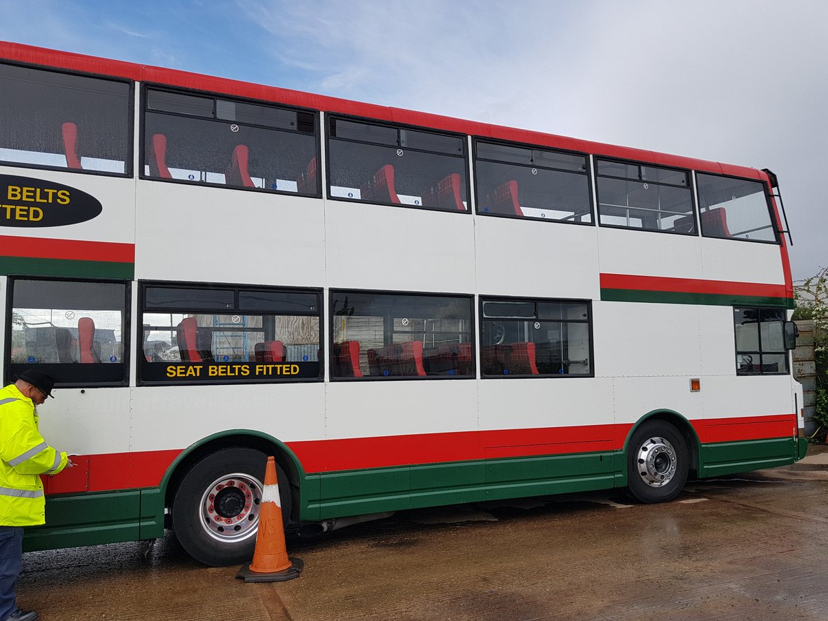 AdvanceRepairs's tweet photo. Lawson's of Corby approached us about refurbishing this beautiful bus of theirs.  As you can see, she's done some miles, but our team have restored her to her former glory!  No job is too big. Get in touch to find our more: 01536 447960 or 01733 355130 #StrengthInIndustry https://t.co/IDNSRdYkYb