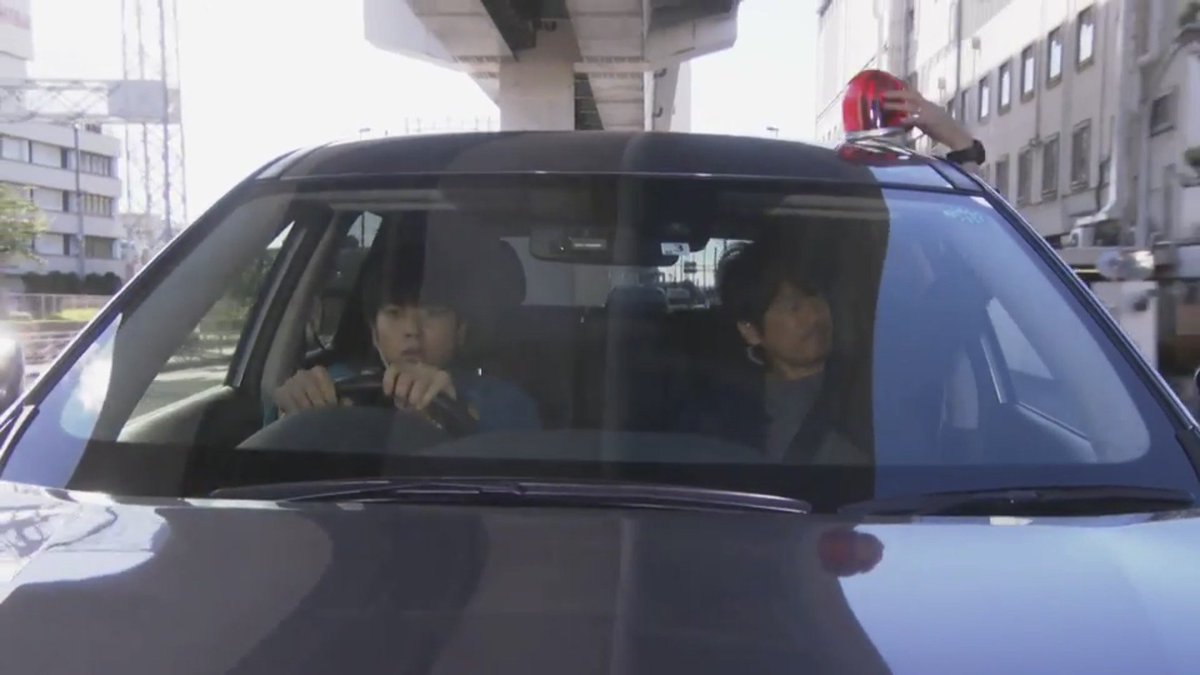 F31アルティマン ボイス 110緊急指令室 捜査車輌のx Trailは あぶ刑事 港303と同じナンバー 54 17 これは意図的