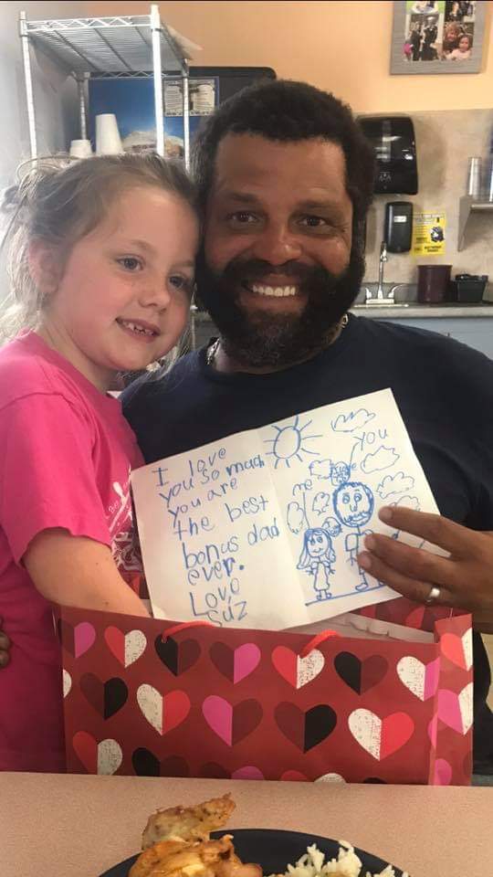 dcprice71's tweet photo. My bother and my niece. This is what love looks like. #bonusDad #mybabybrither
#readthecard https://t.co/ukIyiuPfJe