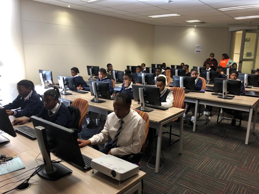 africateengeeks's tweet photo. This #nsw2019 we are supporting @unisa school of computing by running #coding lessons everyday for the duration of the #nationalscienceweek #africateengeeks #girlgeek https://t.co/jzgdJ9i4mU