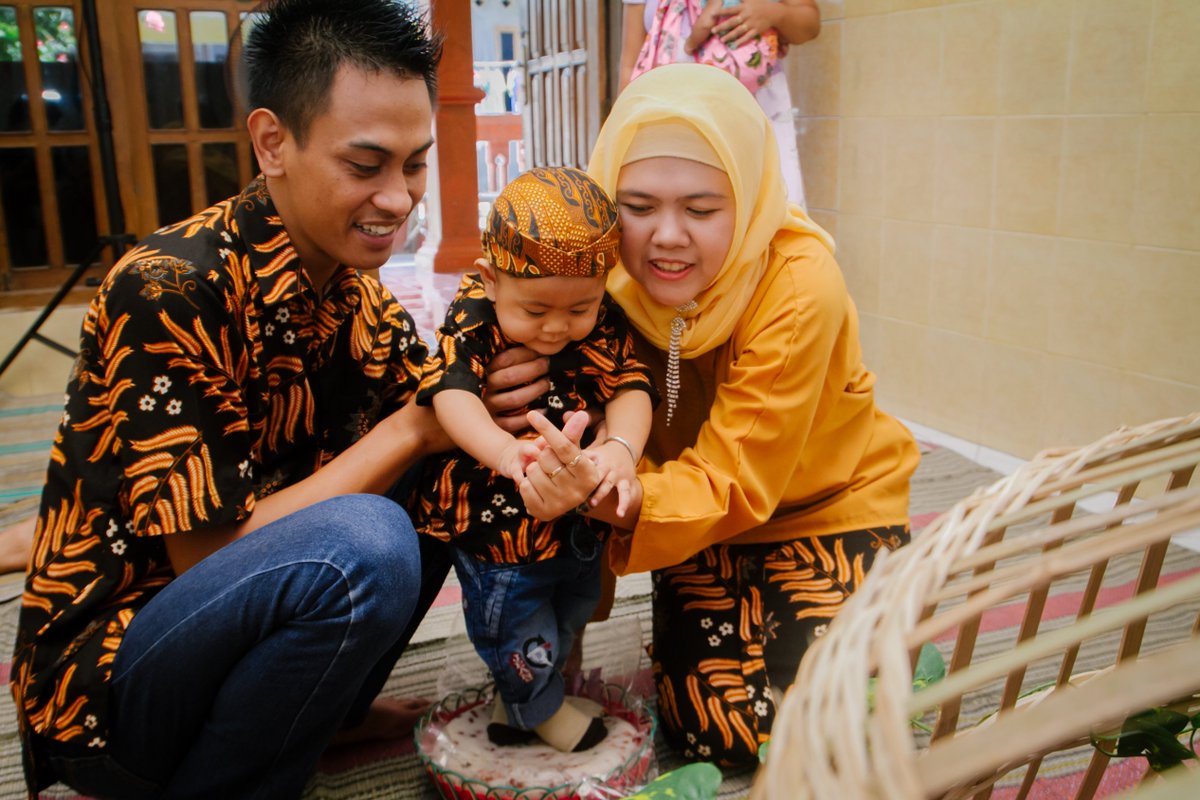 Mfachruddin_ai's tweet photo. Alhamdulillah acara tedak siten buah hati tercinta Ananda REZEL lancar,
Mudah"an langkah kaki REZEL selalu dilindungi oleh Allah SWT dan selalu berkah dan barokah,
Amin Amiin ya robbal alamin...
-
-
-
-
-
-
#anandarezel #rezel #pheeroedz
#tedaksitenphotos #tedaksitenmojokerto https://t.co/rU7xGz92UL