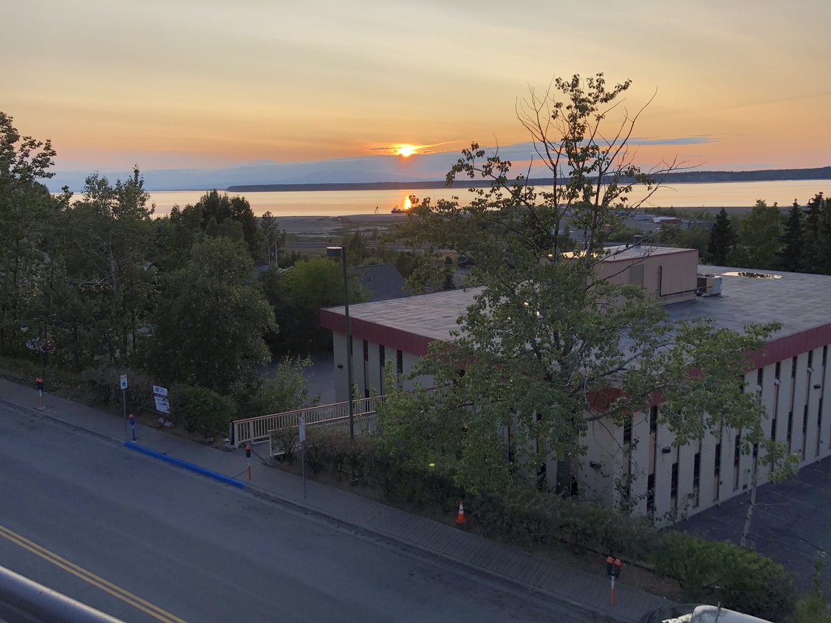 SheronKPatrick's tweet photo. Why is it called #LandOfTheMidnightSun? This is why! #Alaska I love you!! #ILoveAlaska #ForeverMyHome #BBBAK #BBBNWP #Shermo #LiveYourLifeInColor https://t.co/l5LhWYdtPP